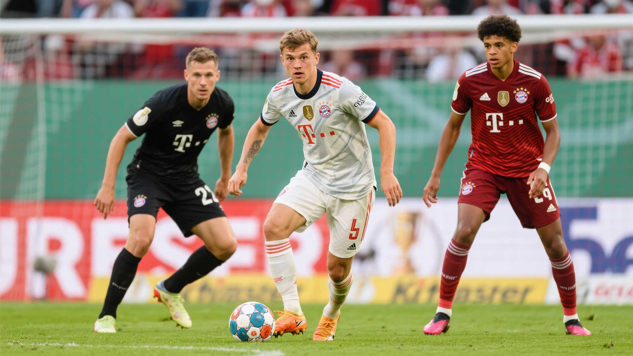 德甲防守中场评级：基米希入洲际级，格雷获认可